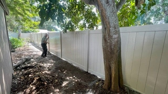 Read more about the article How to Choose the Correct Fence Height for Your Home